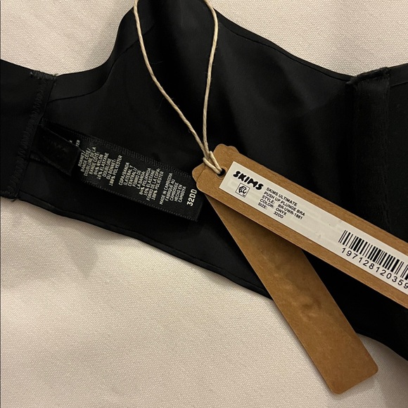 SKIMS ULTIMATE TEARDROP PUSH-UP BRA - Picture 3 of 3